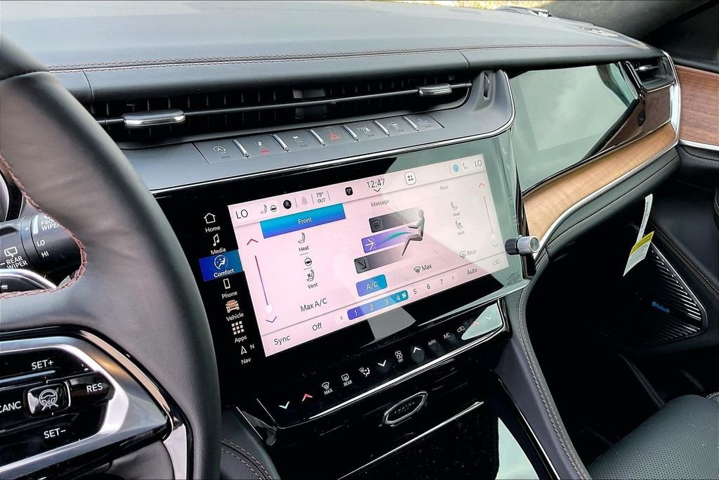 New 2026 Jeep Grand Cherokee L Summit 4D Sport Utility