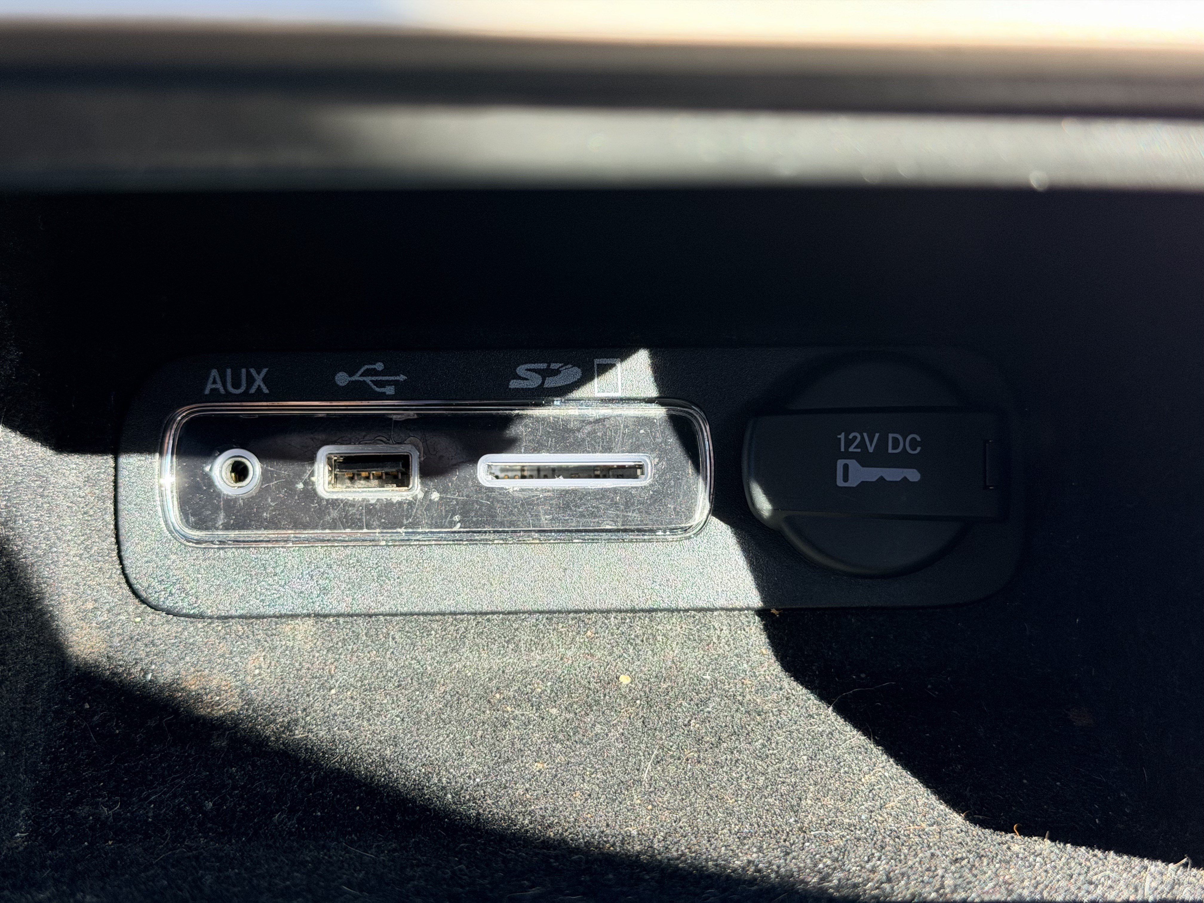 Used 2014 Silver Jeep Limited image 14