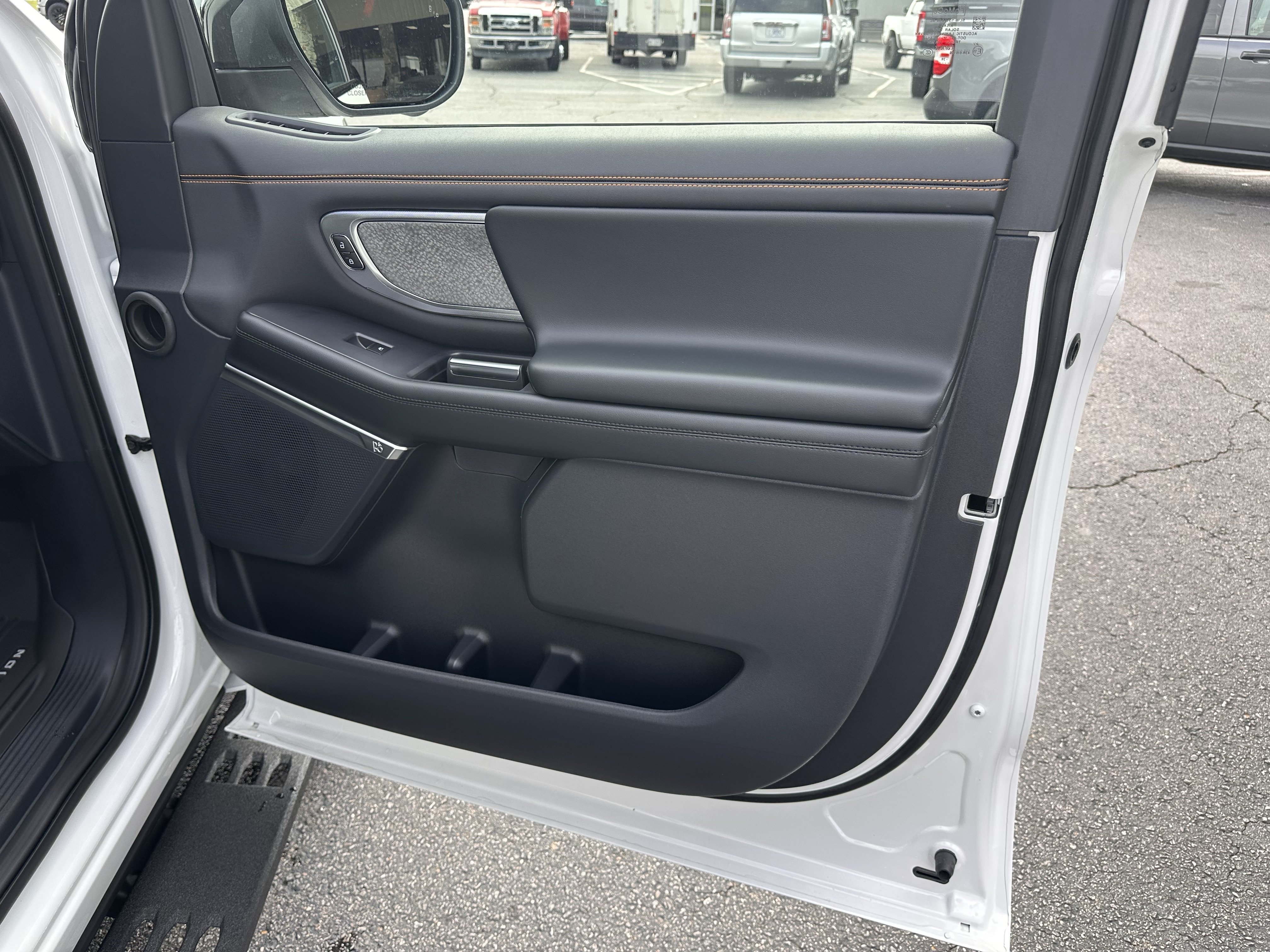 New 2027 Star White Metallic Tri-Coat Ford Tremor® image 13