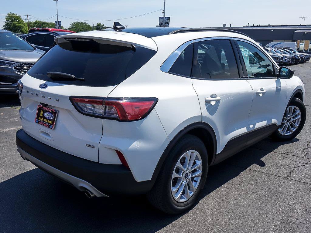 Used 2022 White Metallic Ford SE Hybrid image 10