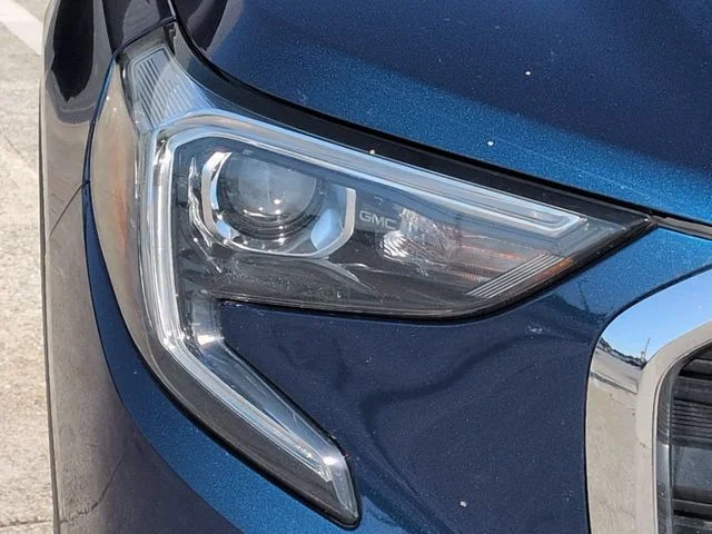 Used 2020 Blue GMC SLE image 10