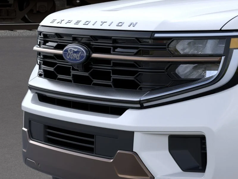 New 2026 Star White Metallic Tri-Coat Ford MAX King Ranch® image 17