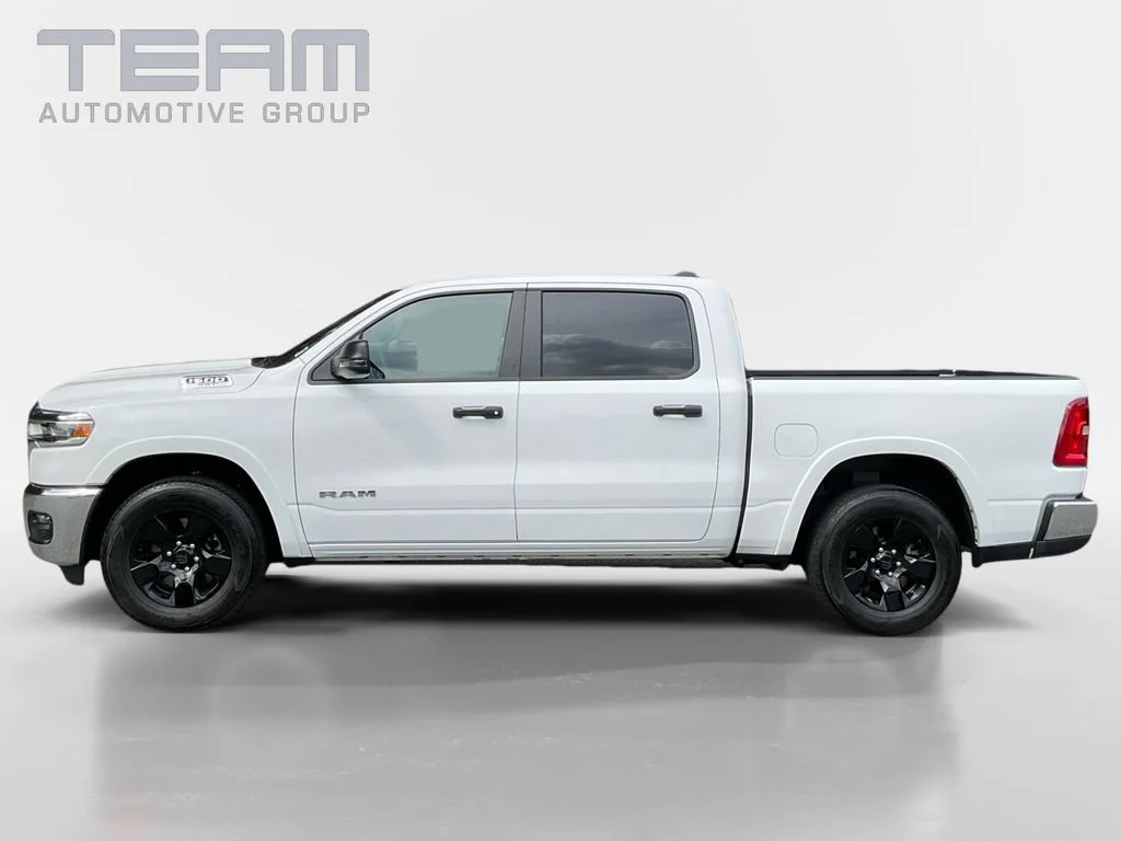 Used 2025 White Ram Big Horn/Lone Star image 4