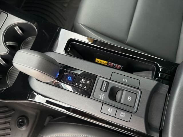 2025 Toyota Prius Limited - Photo 23