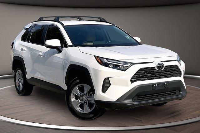 Used 2025 White Toyota XLE image 10