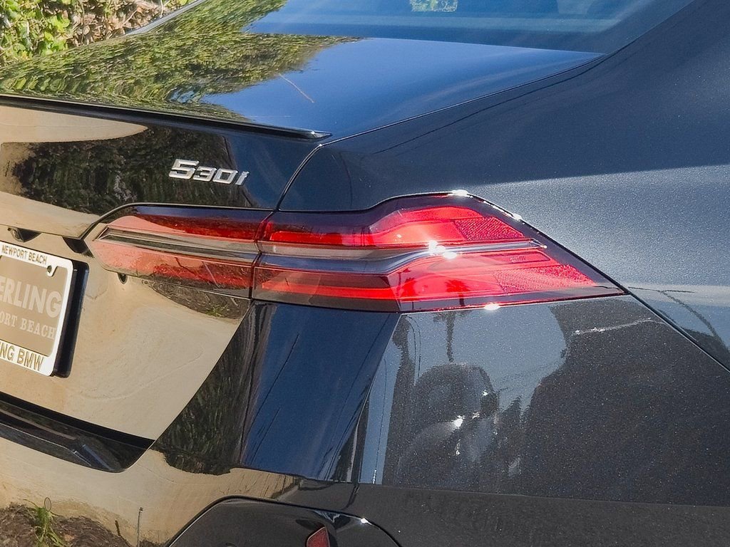 New 2026 Black Sapphire Metallic BMW 530i xDrive image 7