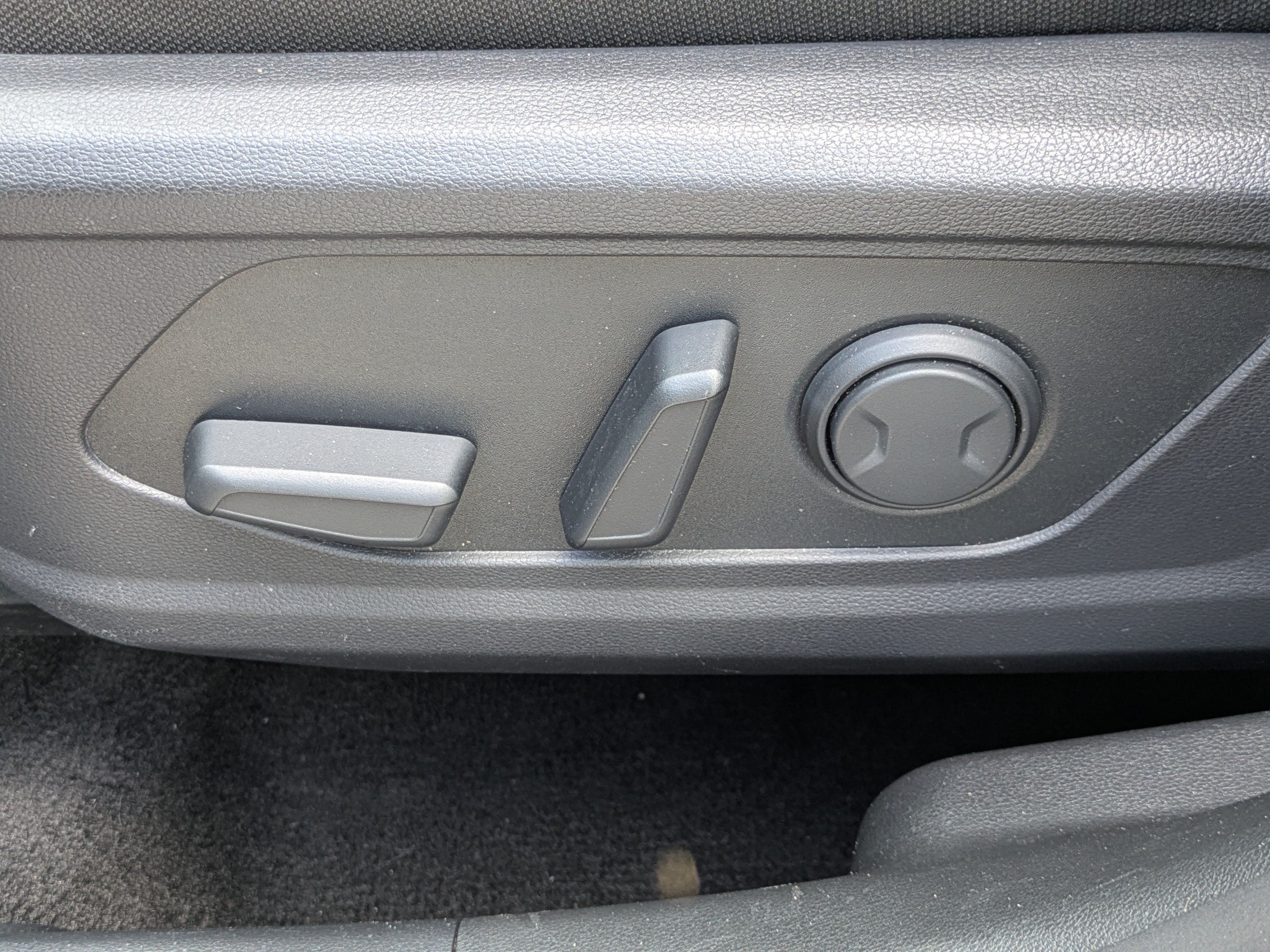 Certified Used 2022 Amazon Gray Hyundai SEL Convenience image 18