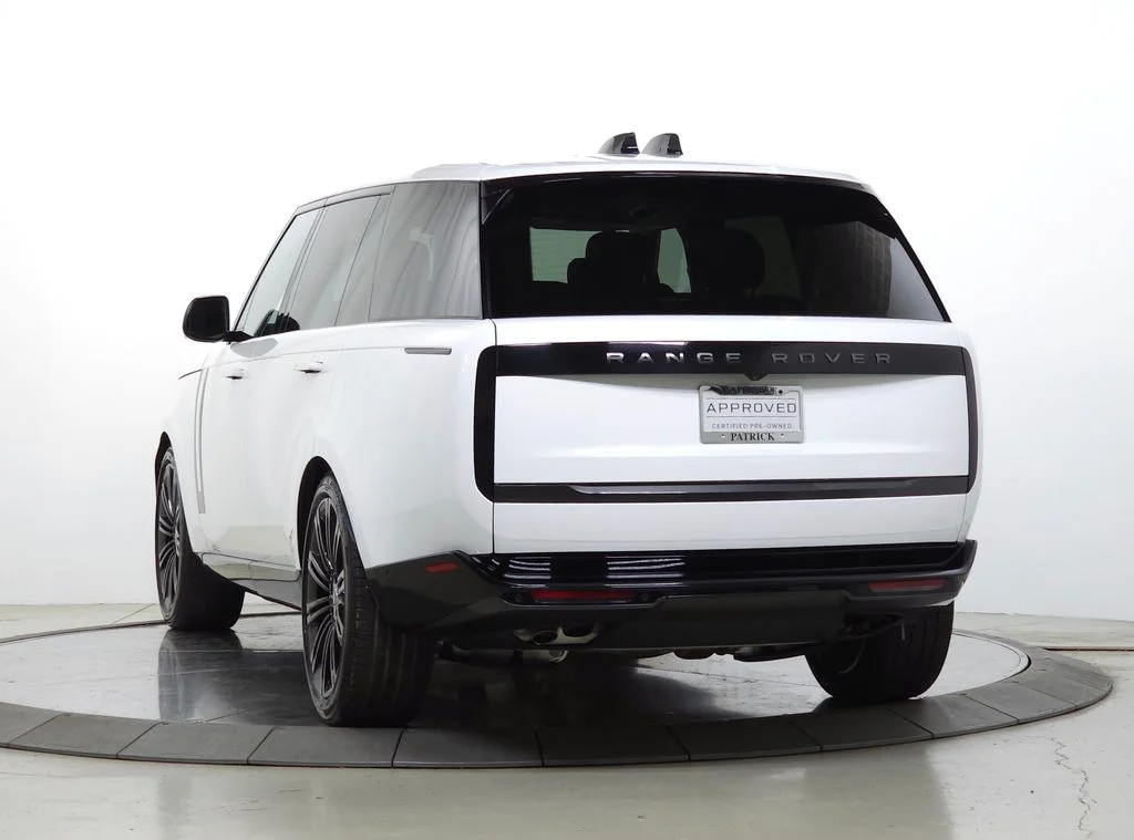 Certified Used 2025 White Land Rover SE image 3