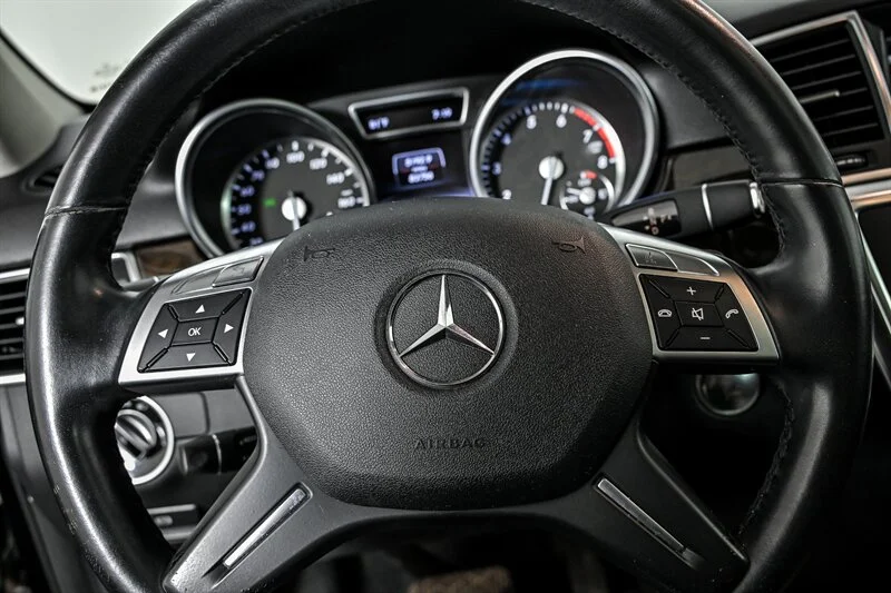 Used 2014 Black Mercedes-Benz ML 350 4MATIC® image 22
