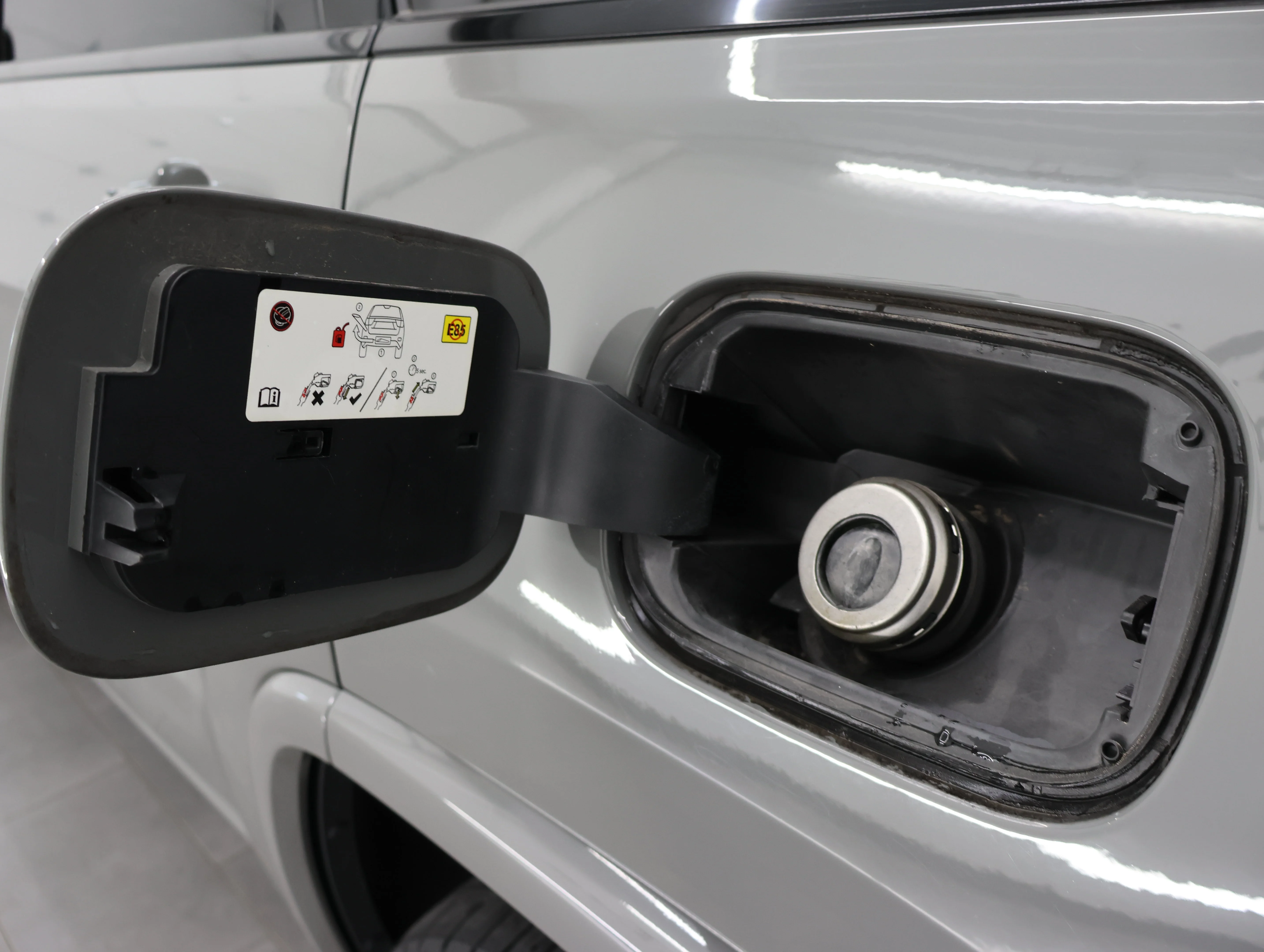 Used 2020 Sting-Gray Clearcoat Jeep Altitude image 31