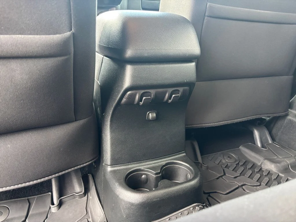 Used 2018 Black Jeep Unlimited Sport image 32