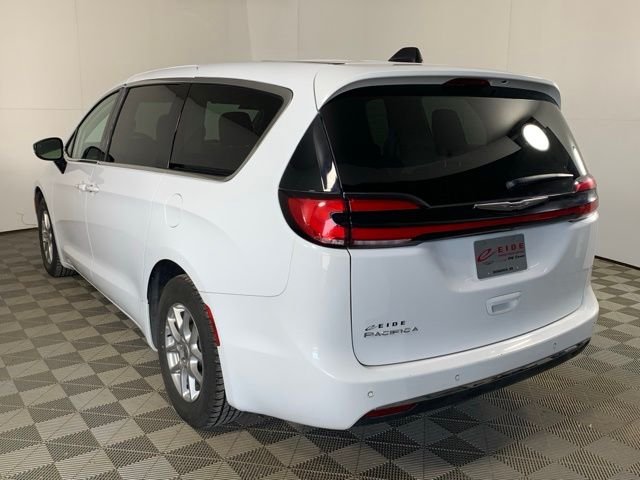 Used 2024 White Chrysler Touring L image 13