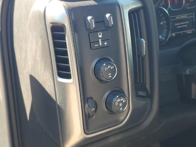 Used 2018 SILVER ICE METALLIC Chevrolet LT image 15