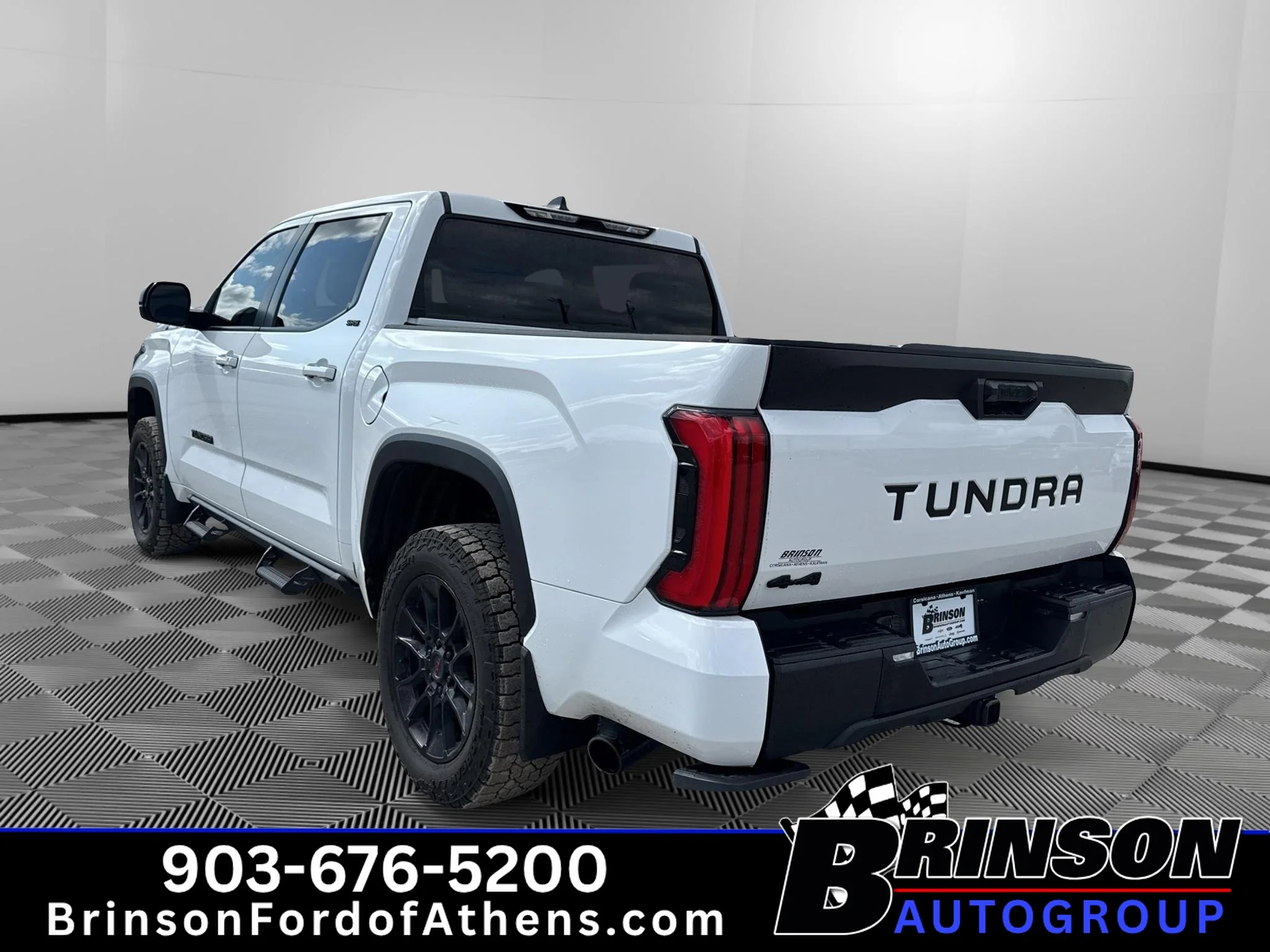 Used 2025 Ice Cap Toyota SR5 image 7