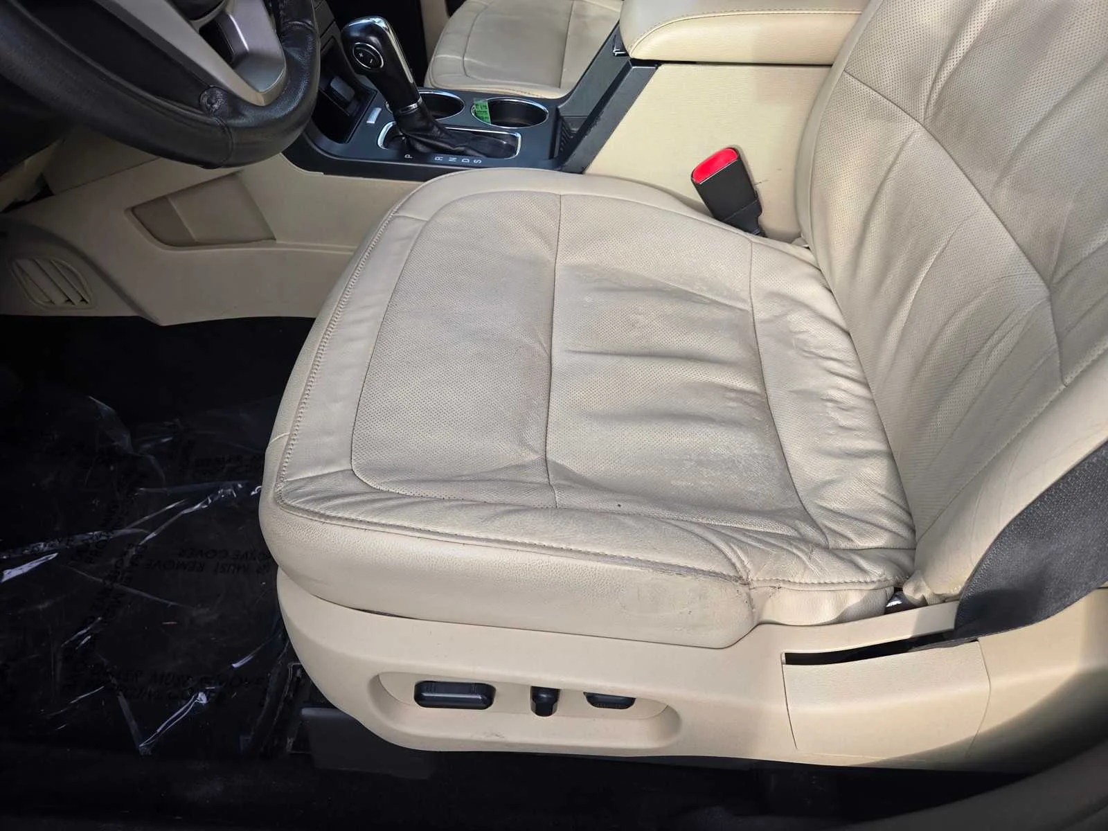 Used 2019  Ford Limited image 26