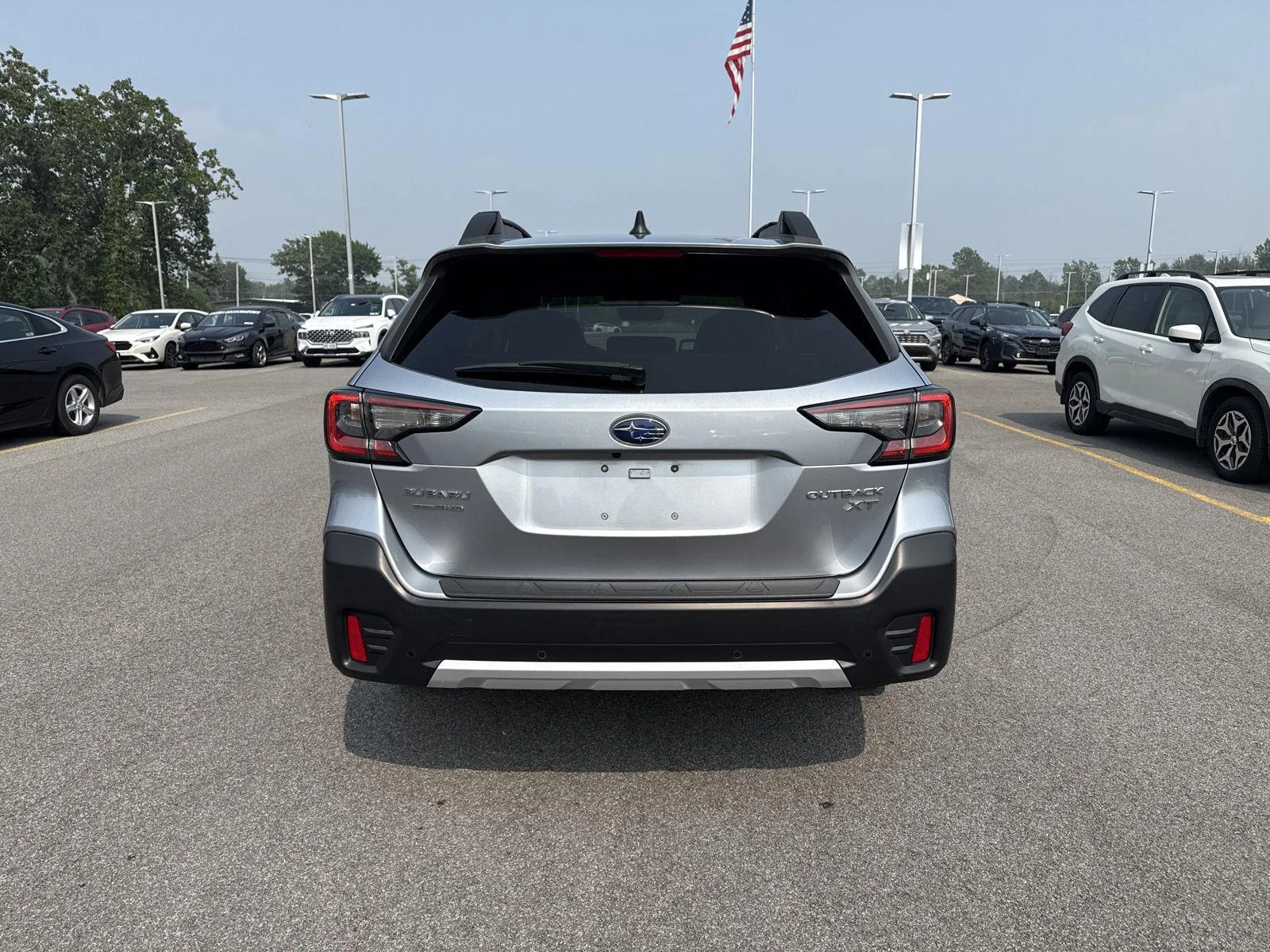 Used 2022 Ice Silver Metallic Subaru Limited XT image 18