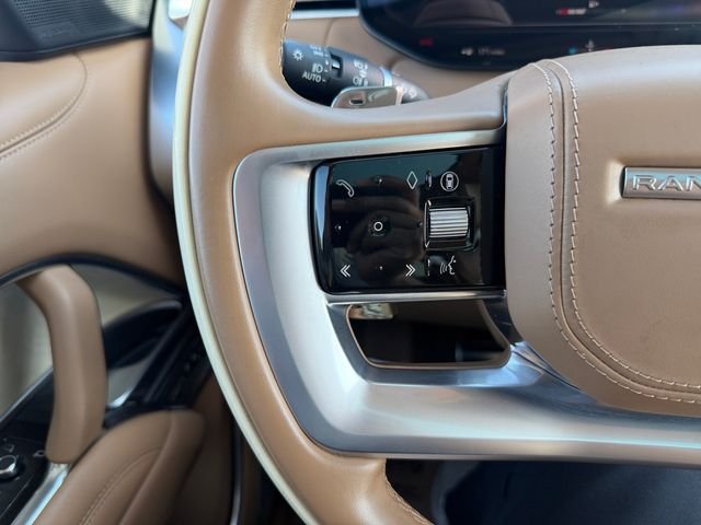 Used 2024 White Land Rover SV image 22