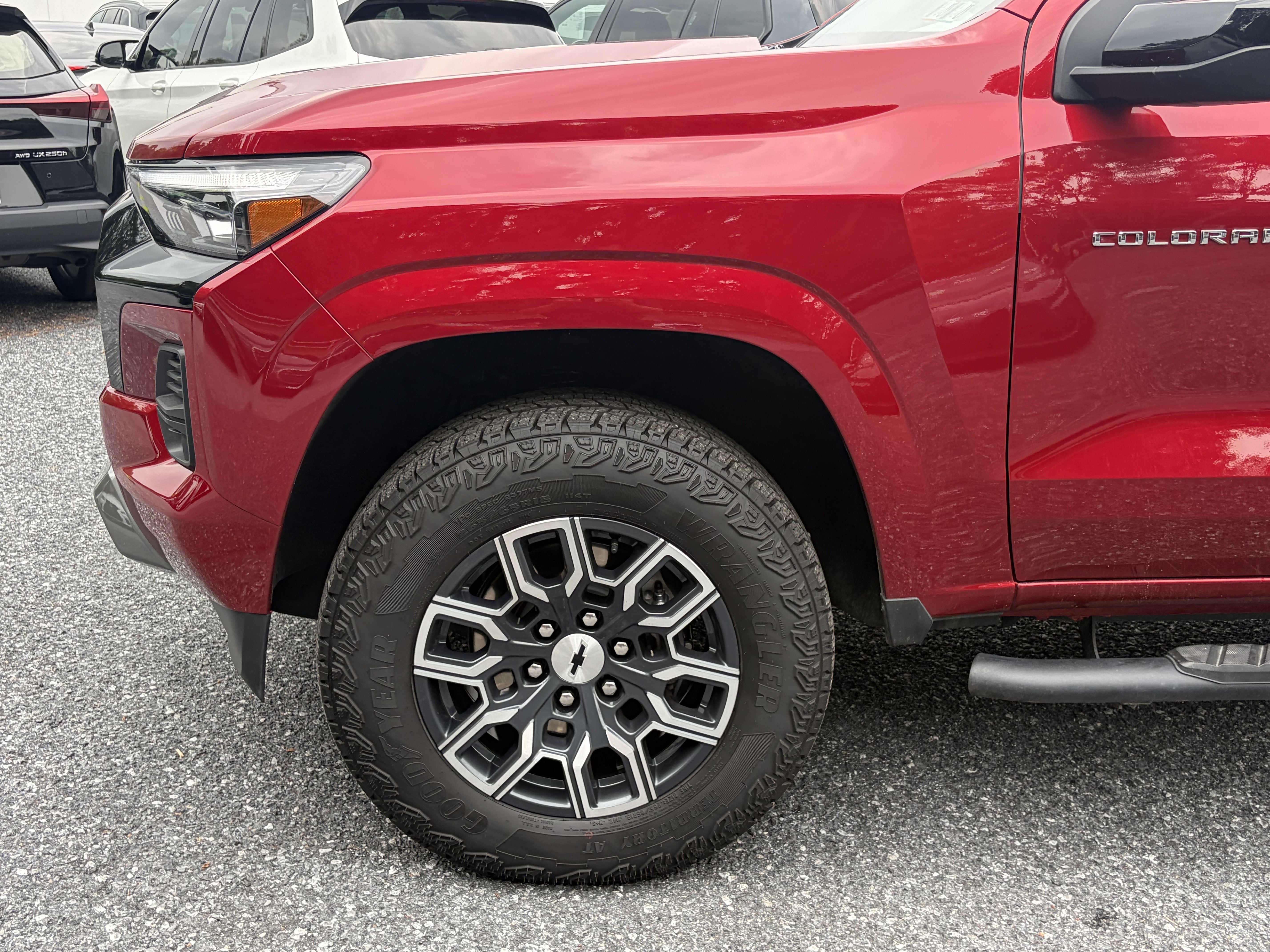 Used 2025 RADIANT RED TINTC Chevrolet Z71 image 4