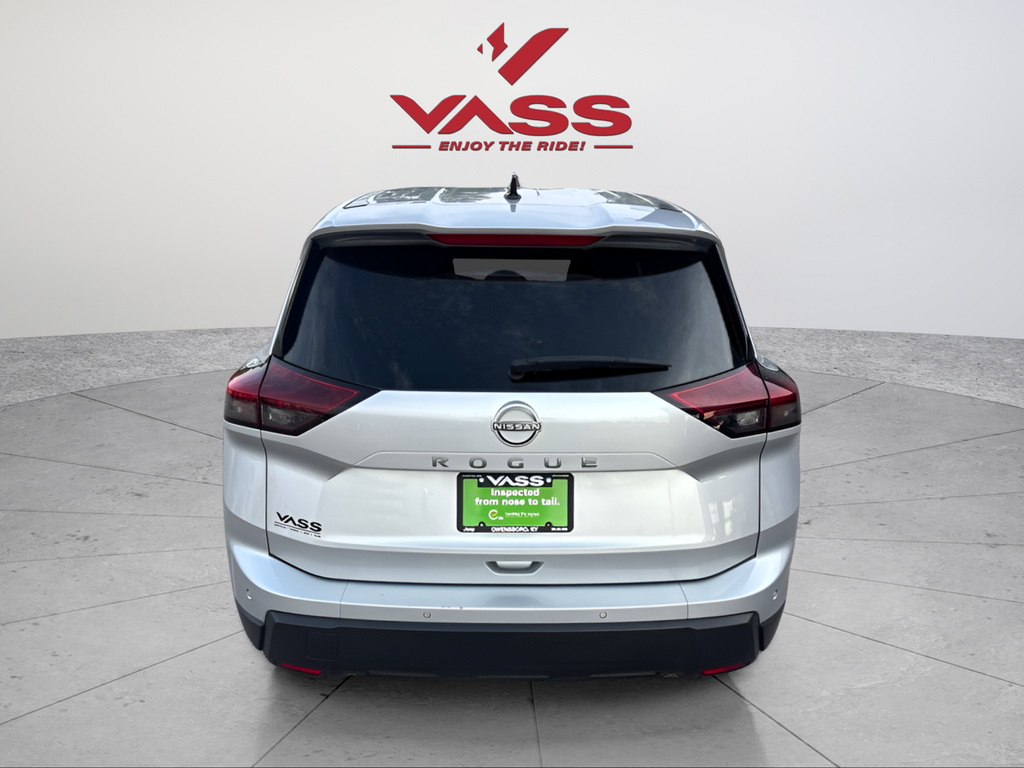 Used 2024 Silver Nissan S image 4