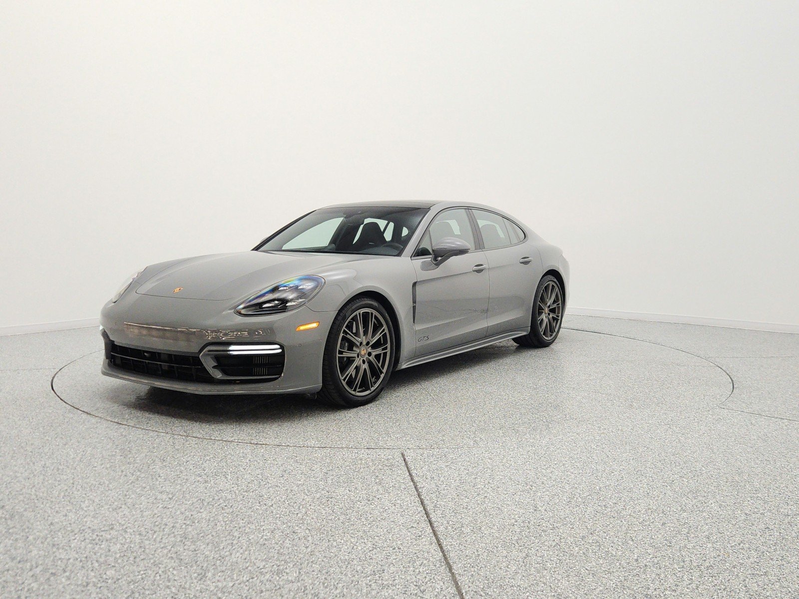 2021 Porsche Panamera GTS's photo