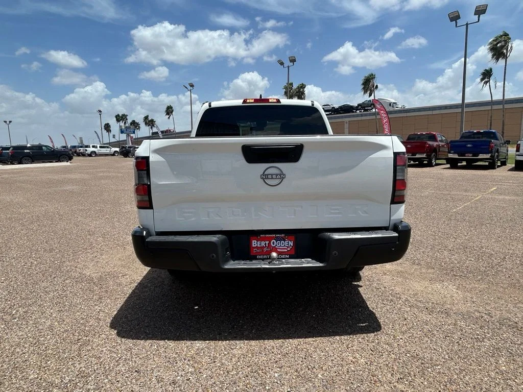 Used 2023 White Nissan S image 5