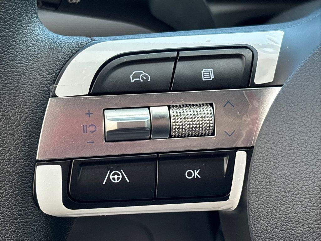 New 2026 Green Hyundai SEL AWD image 23