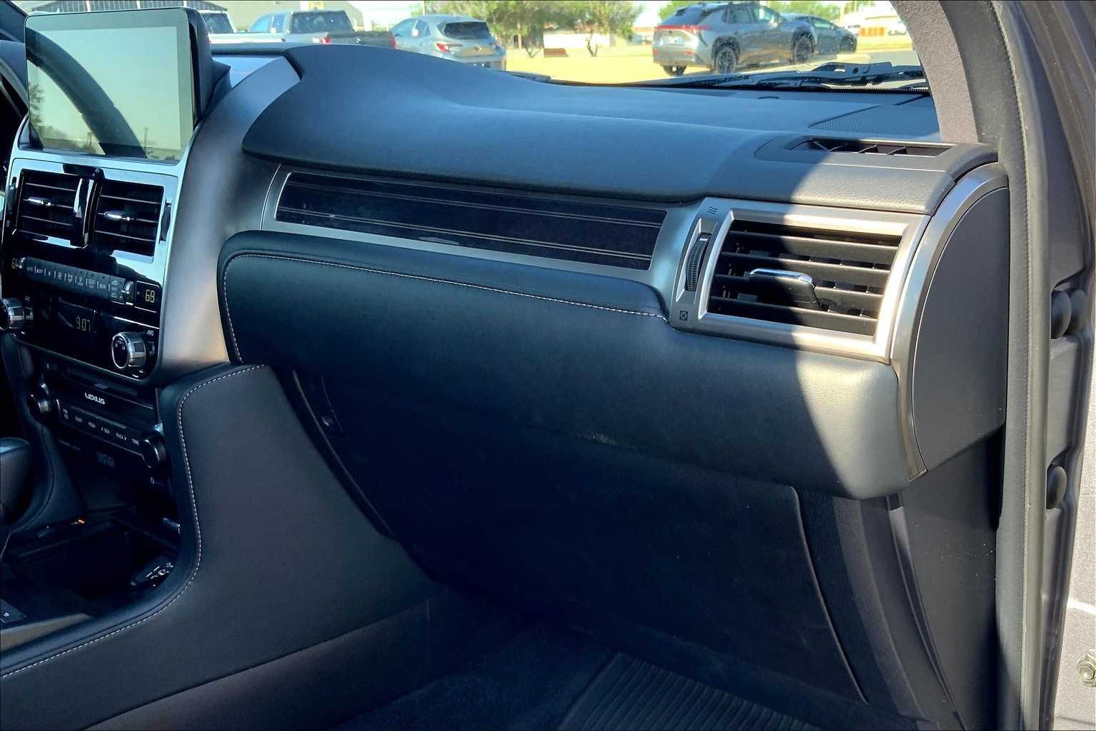 Used 2022 Nebula Gray Pearl Lexus Premium image 17