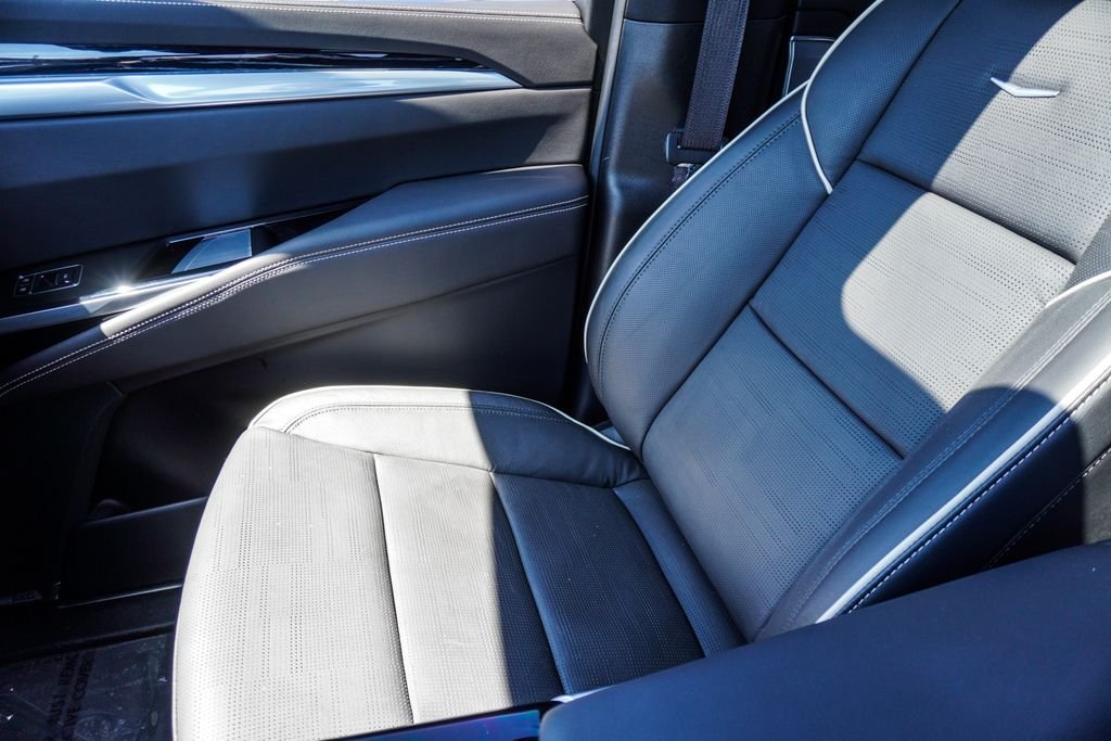 Used 2025 White Cadillac Sport image 31