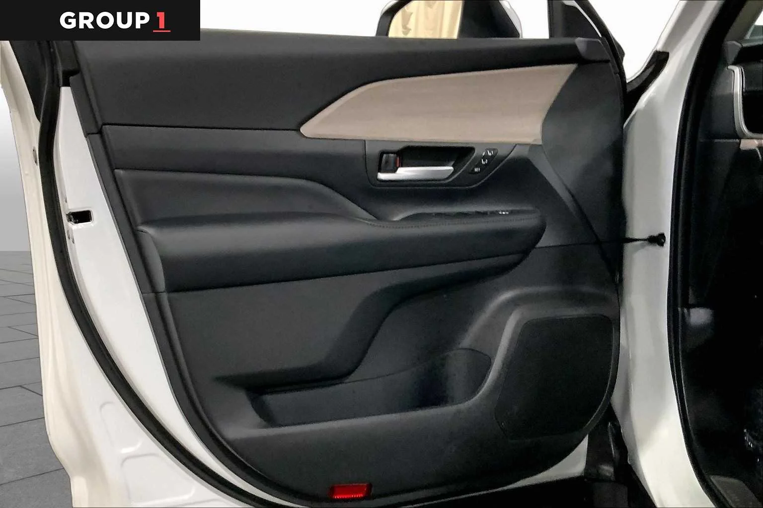Certified Used 2024 Wind Chill Pearl Toyota Platinum image 22