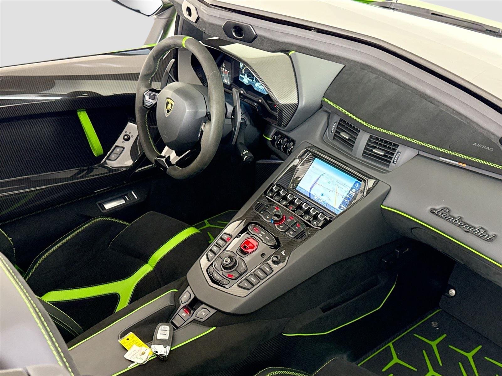 2021 Lamborghini Aventador - Photo 32