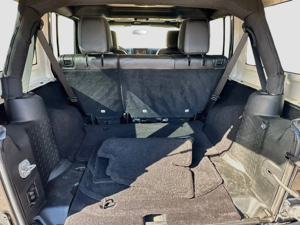 Used 2017 Gray Jeep Unlimited Rubicon image 27