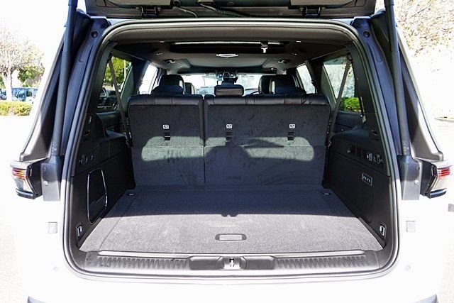 New 2026 Bright White Clear-Coat Exterior Paint Jeep Limited Altitude image 16