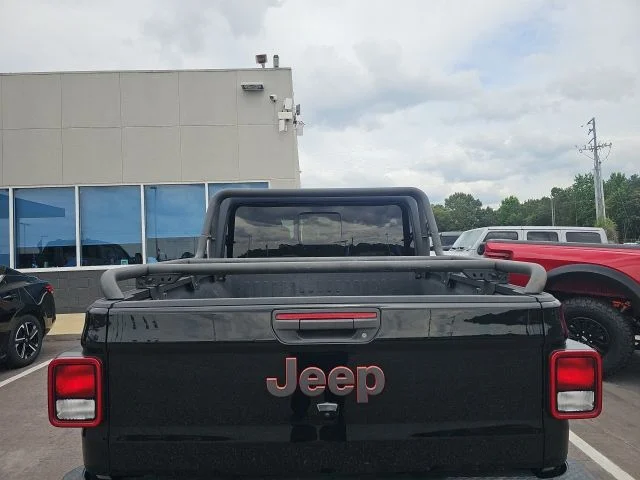 Used 2022 Black Jeep Mojave image 5