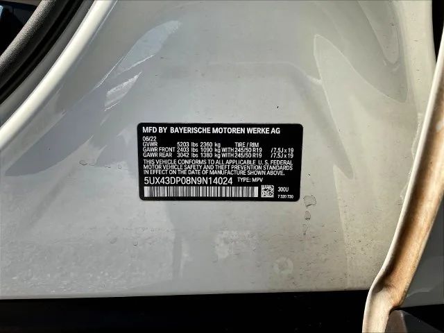 Used 2022 White BMW sDrive30i image 22