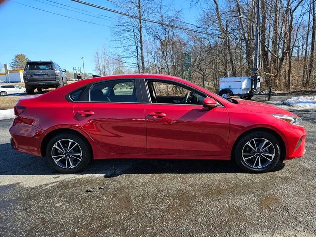 Used 2024 Red Kia LXS image 9