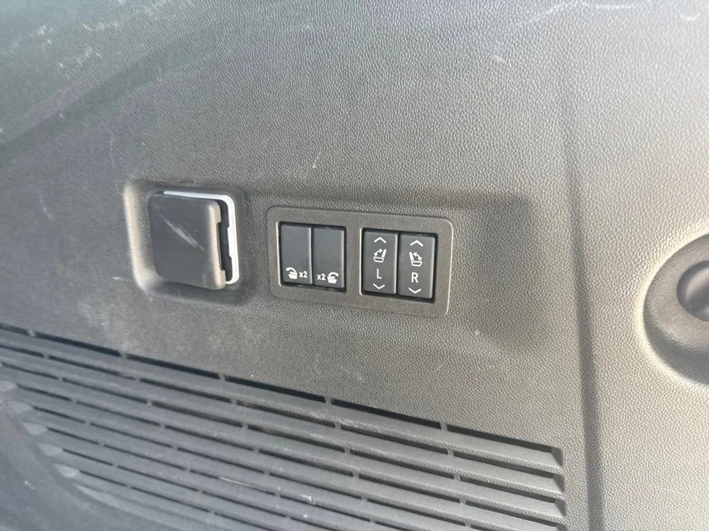 Used 2024 Summit White Chevrolet Premier image 36