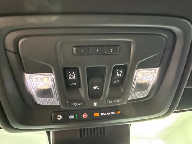 Used 2024 White GMC AT4X image 21