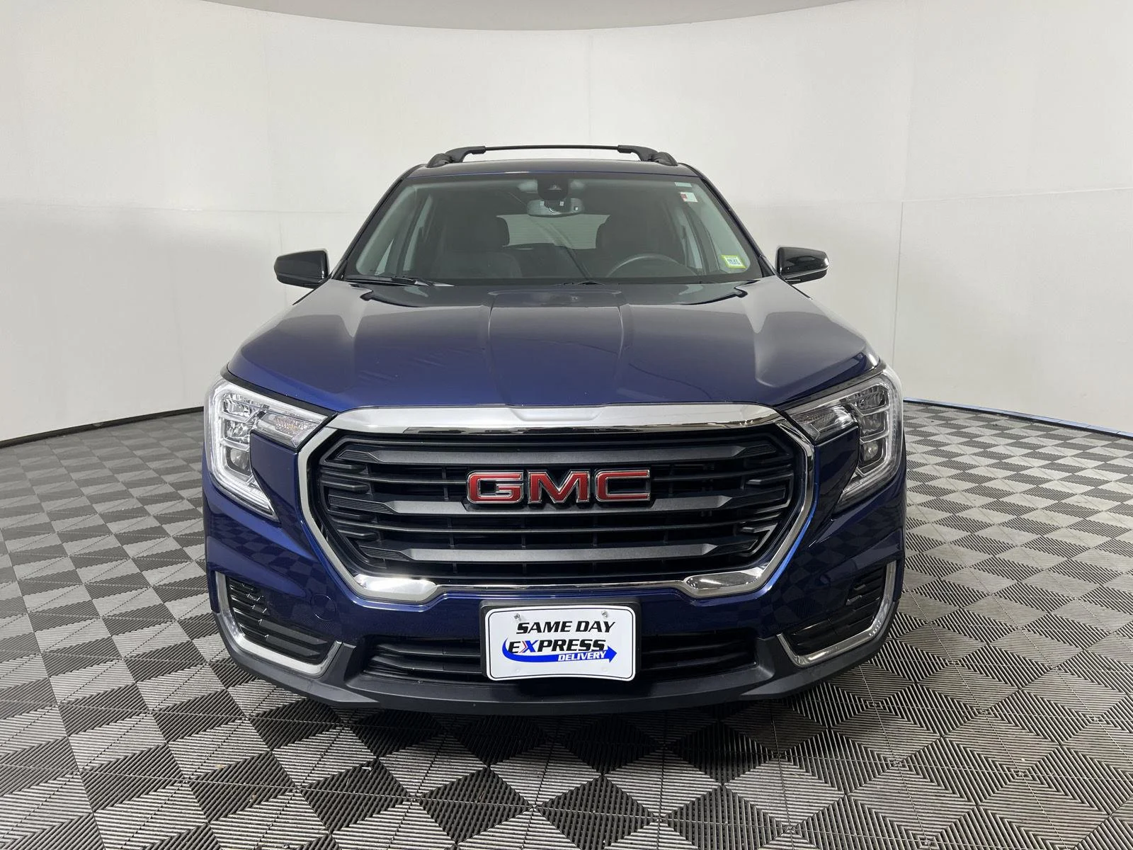 Used 2023 MARINE METALLIC GMC SLE image 28