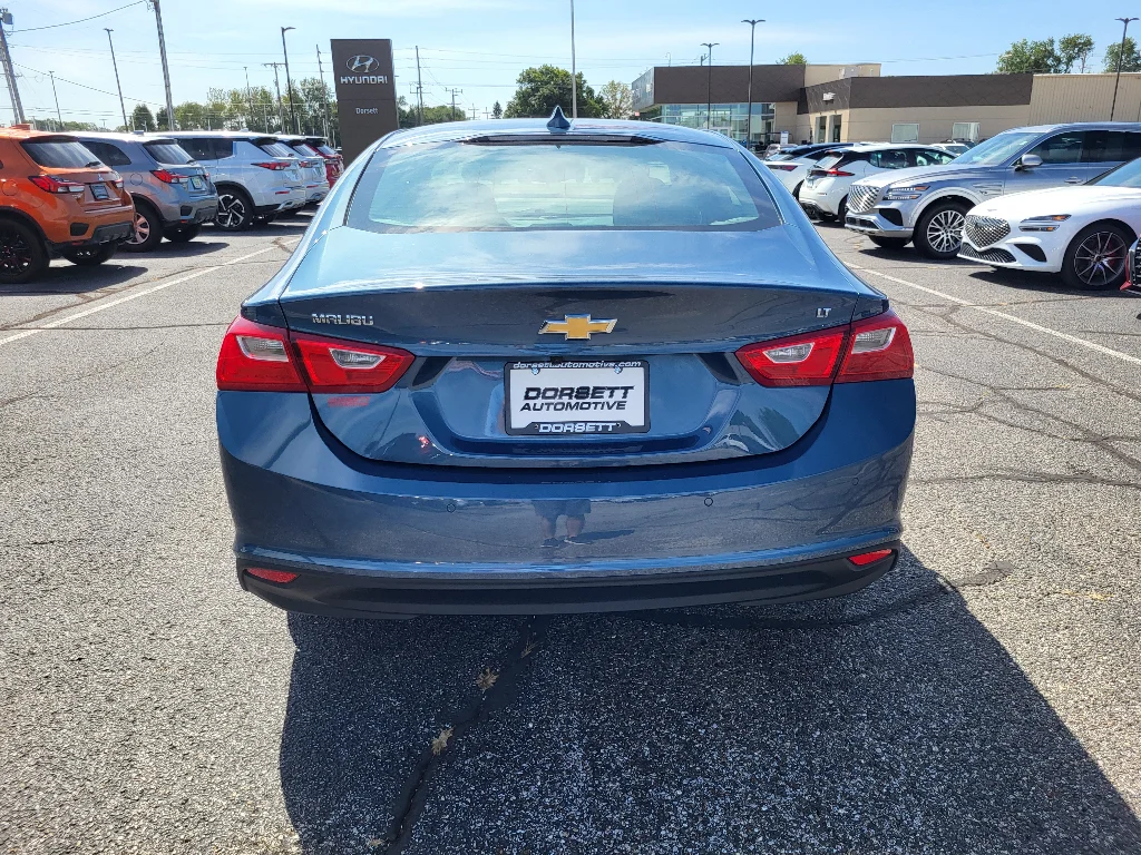 Used 2025 Lakeshore Blue Metallic Chevrolet LT image 7