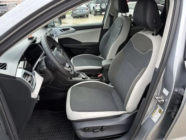 Used 2025 Silver Volkswagen 1.5T SE image 13