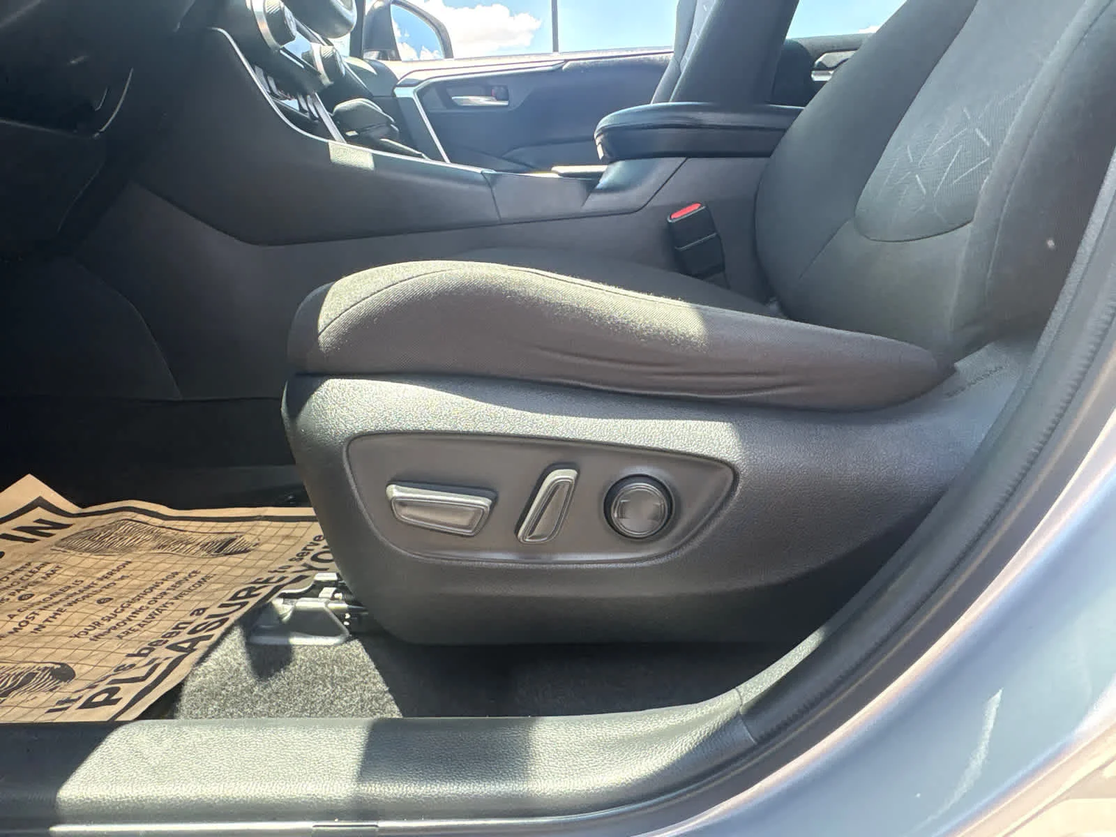 Used 2023 Silver Sky Metallic Toyota XLE image 20