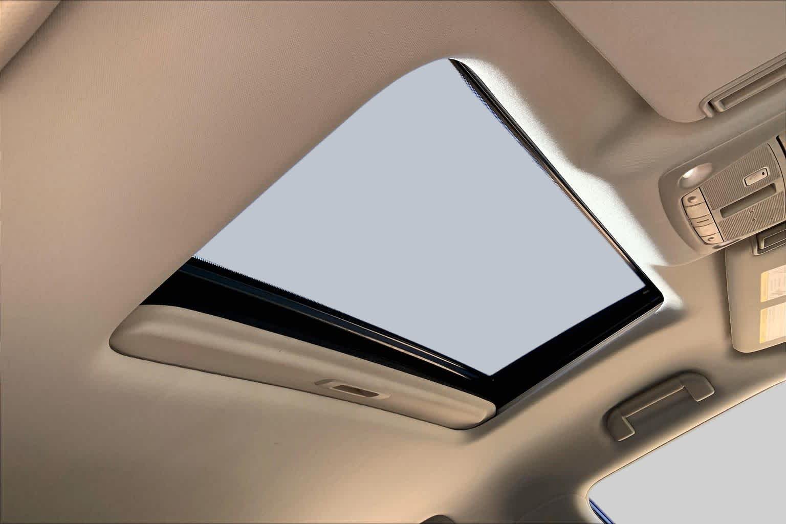 Used 2019 Liquid Platinum INFINITI LUXE image 14