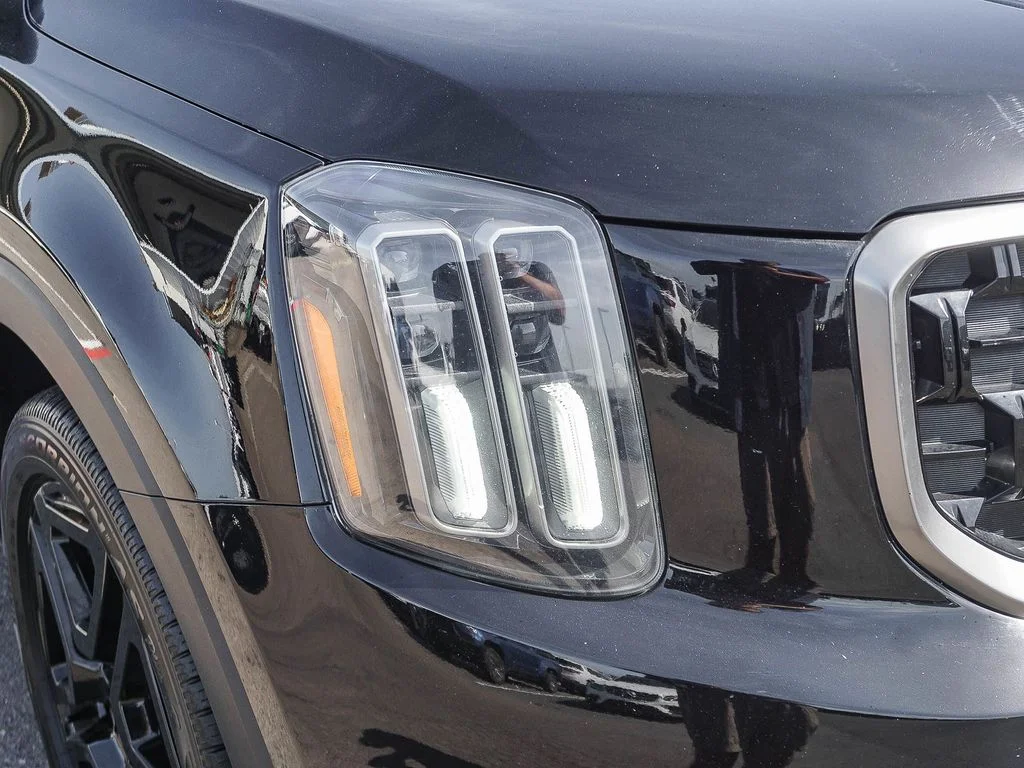 Used 2023 Black Kia EX X-Line image 10