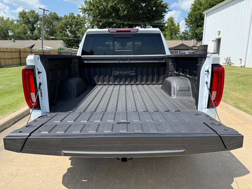 2026 GMC Sierra 1500 SLT - Photo 18