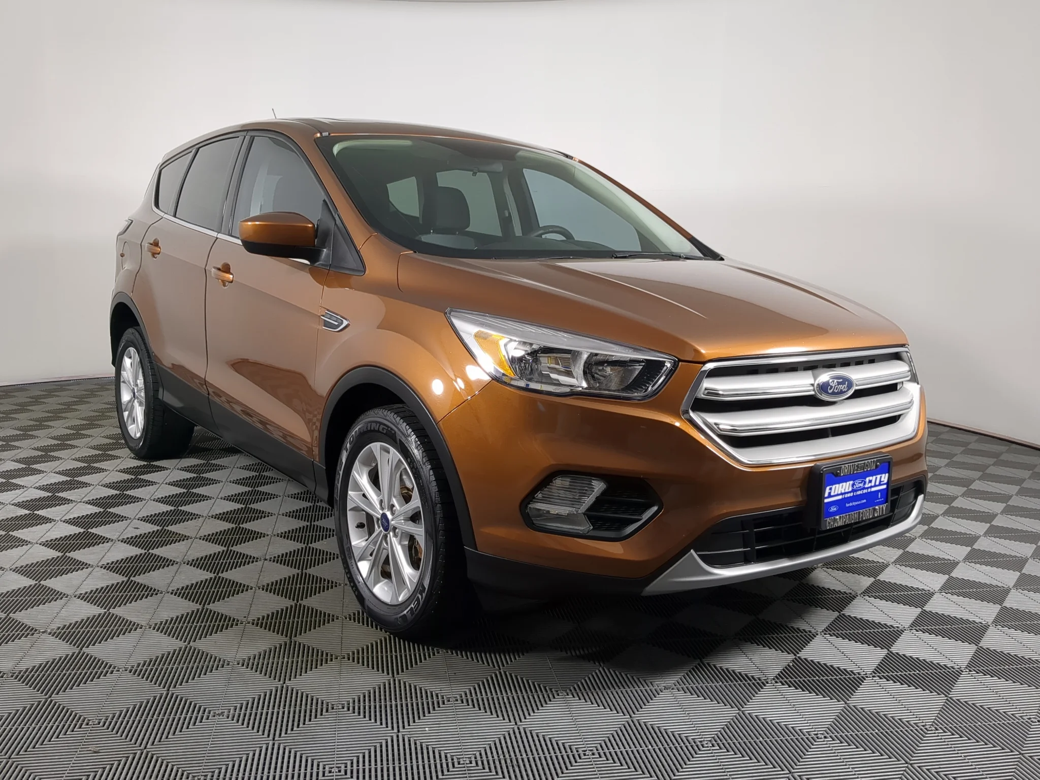 Used 2017 Ford Escape SE with VIN 1FMCU0G94HUD67232 for sale in Champaign, IL