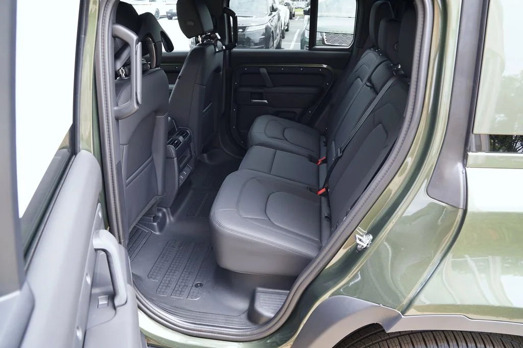 New 2026 Woolstone Green Land Rover S image 30