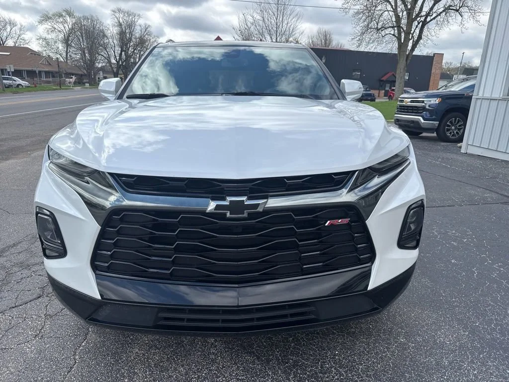 Used 2022 Iridescent Pearl Tricoat Chevrolet RS image 2