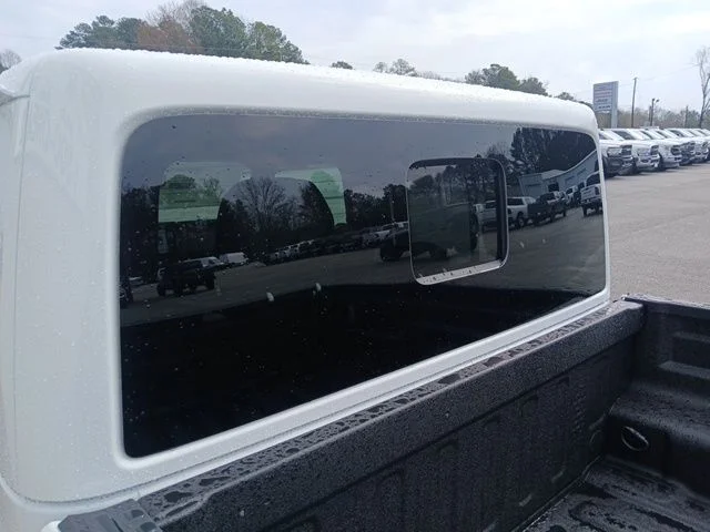 New 2026 Bright White Clear-Coat Exterior Paint Jeep Mojave X image 7