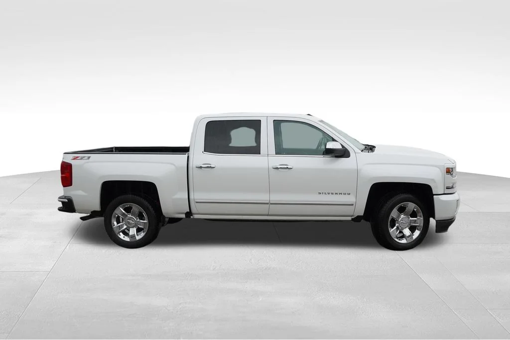 Certified Used 2016 Iridescent Pearl Tricoat Chevrolet LTZ image 3