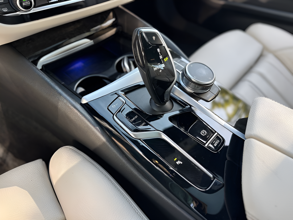 Used 2023 Gray BMW 530i image 10